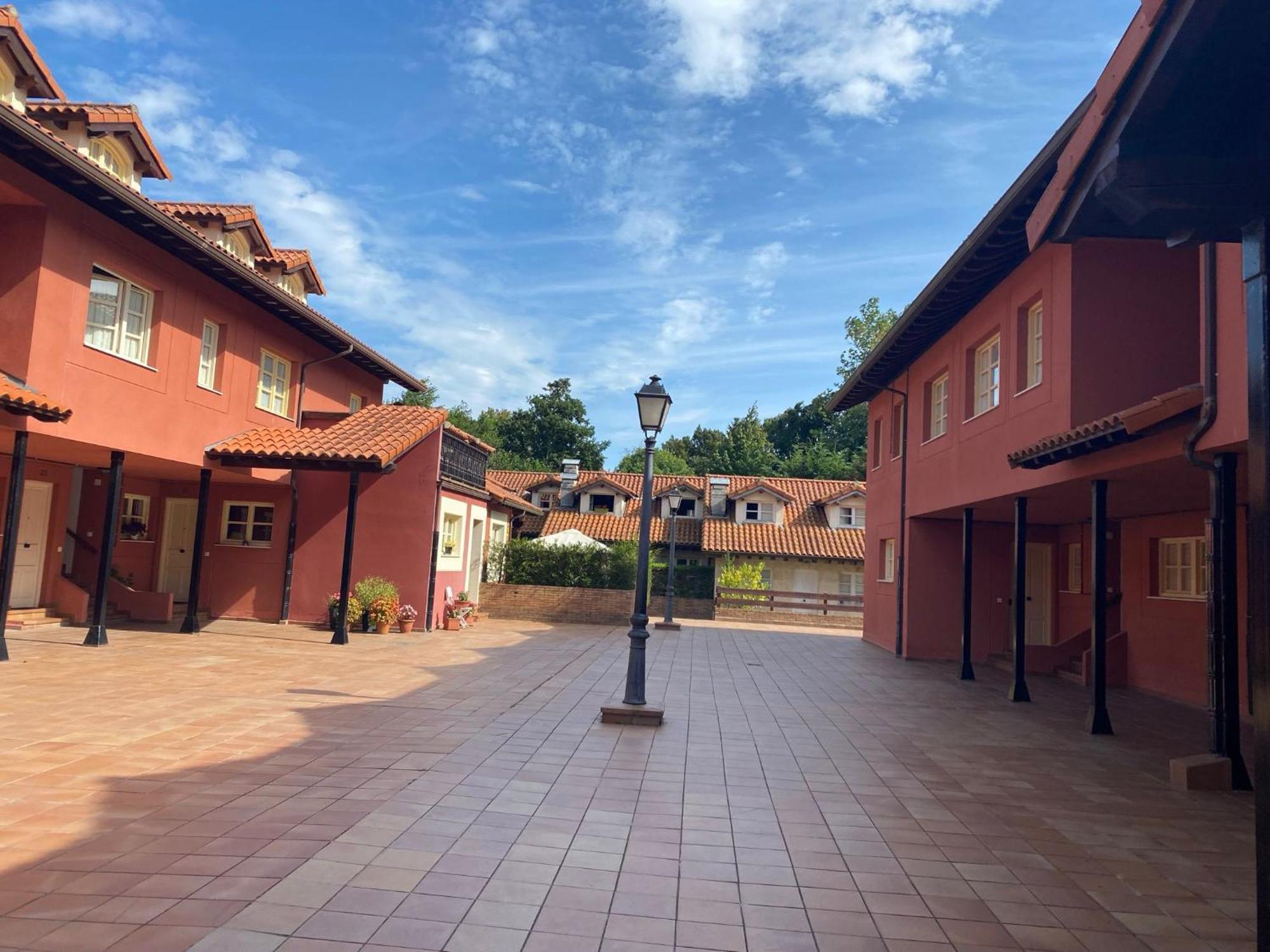 Las Martas IV Comillas Luaran gambar