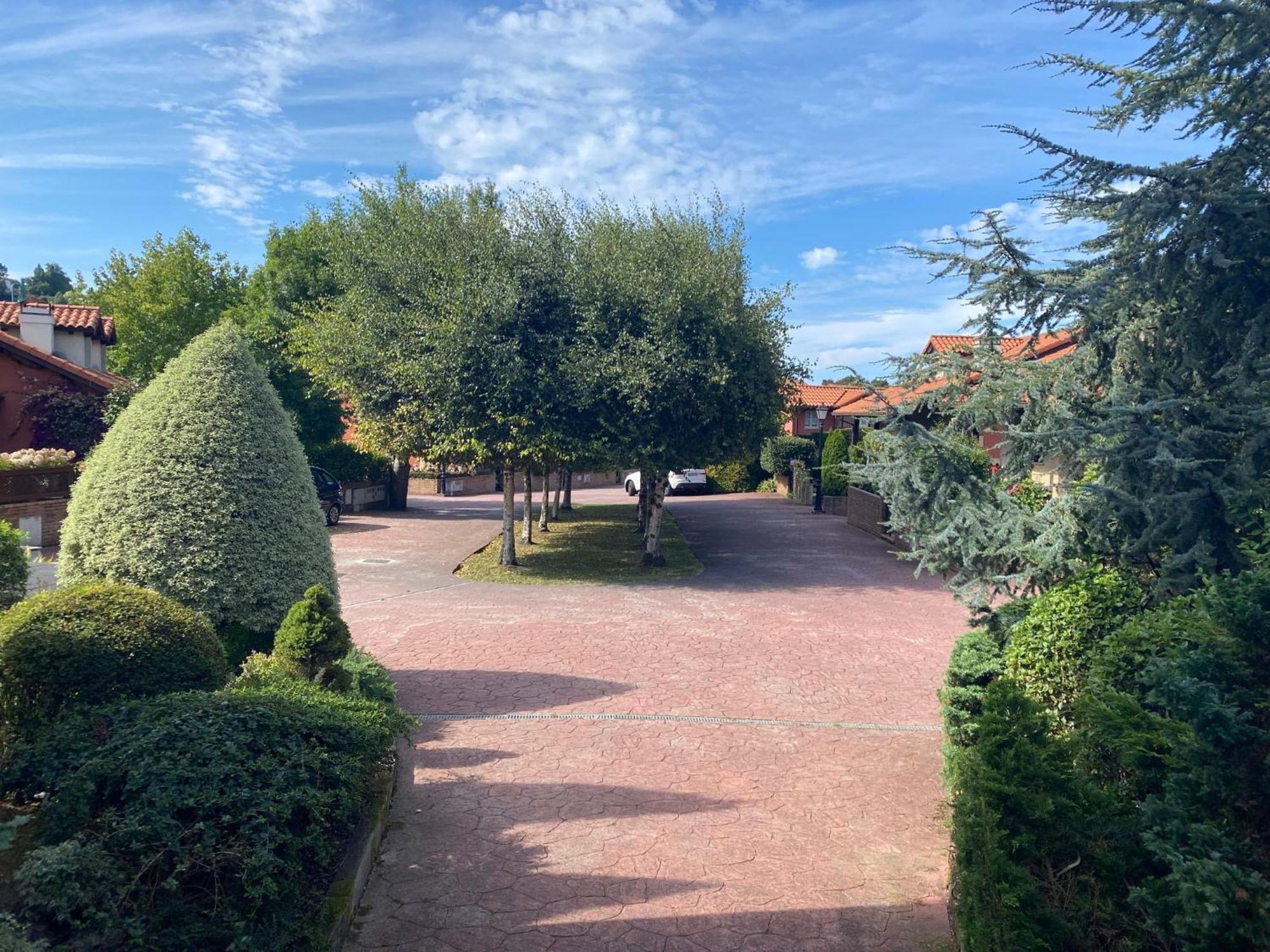 Las Martas IV Comillas Luaran gambar